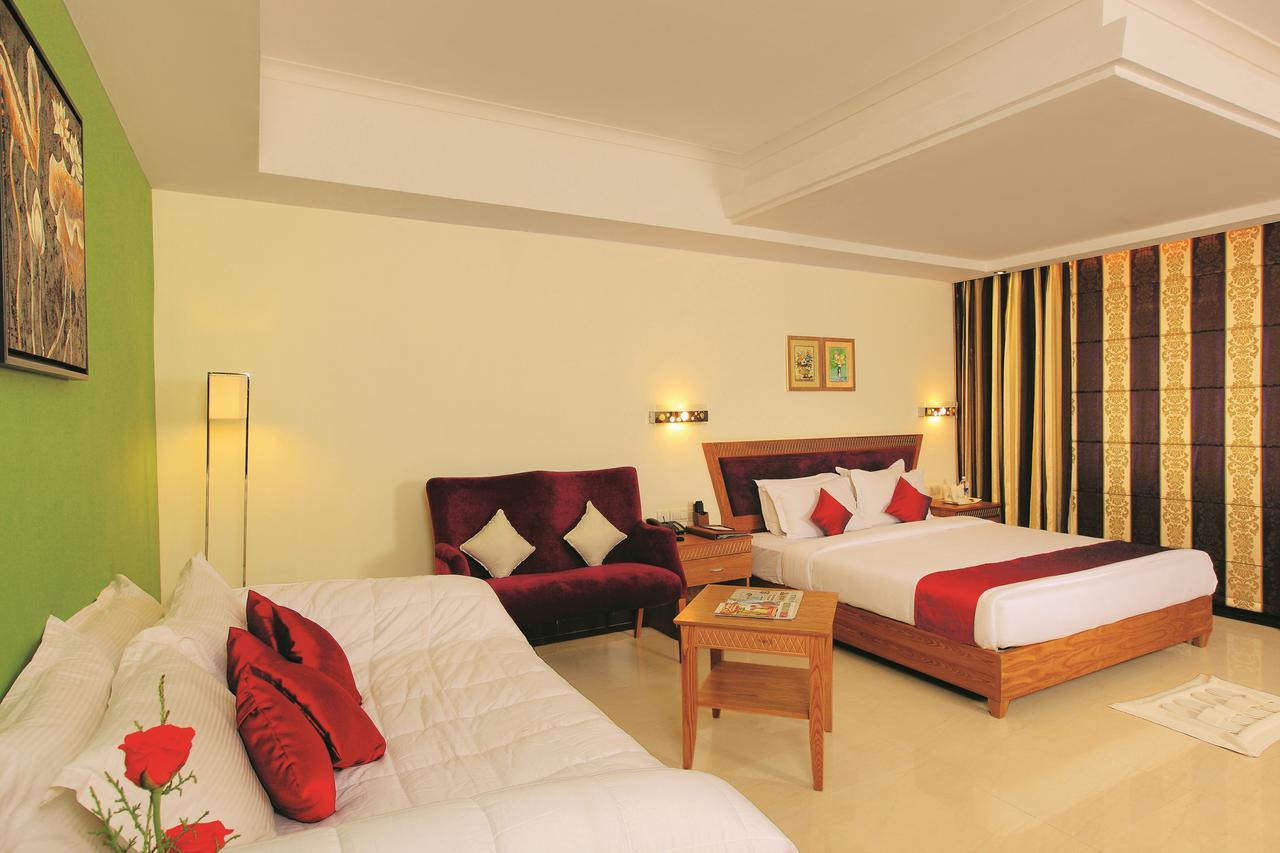 Biverah Hotel & Suites Thiruvananthapuram Exterior foto