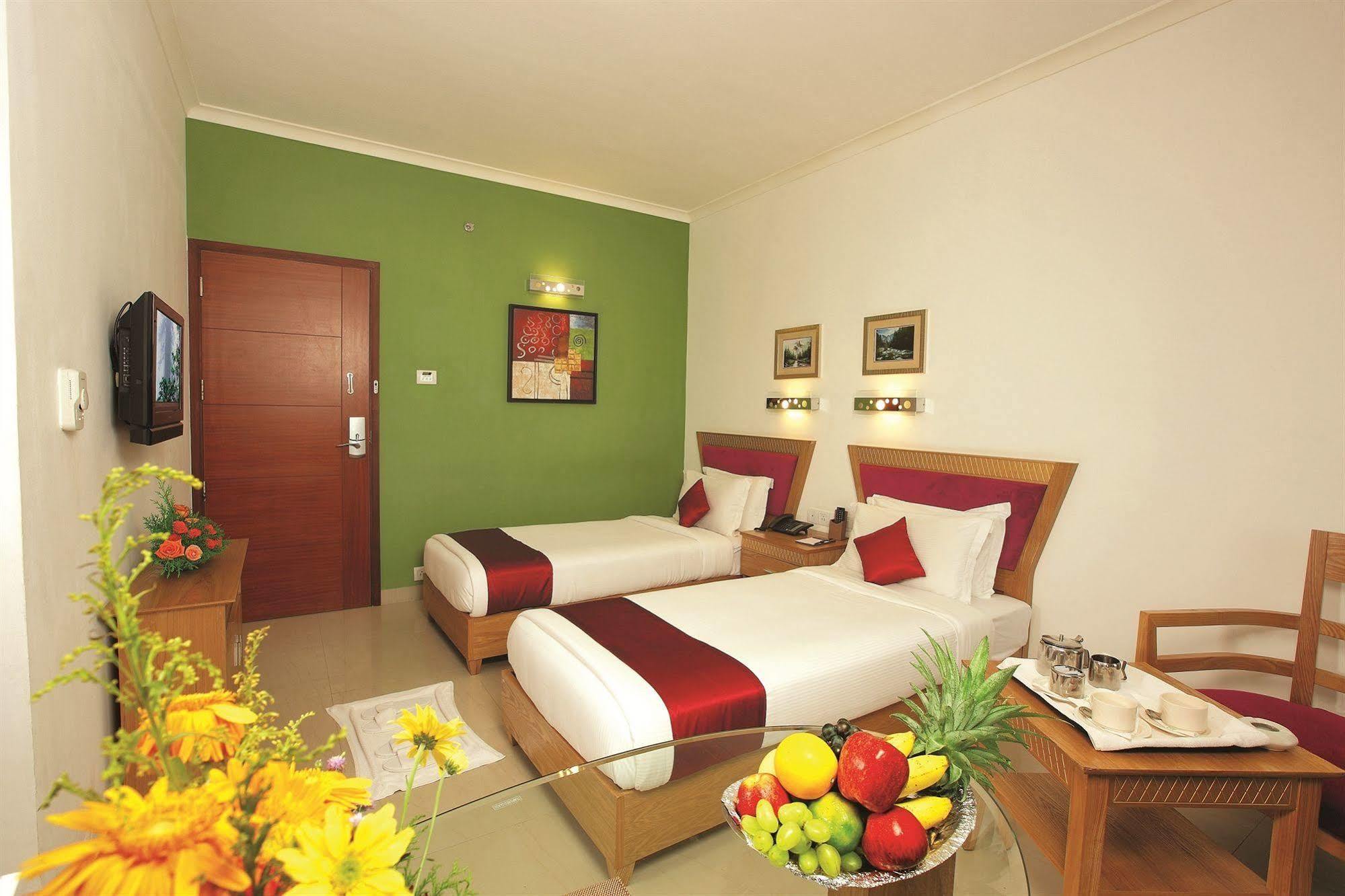 Biverah Hotel & Suites Thiruvananthapuram Exterior foto